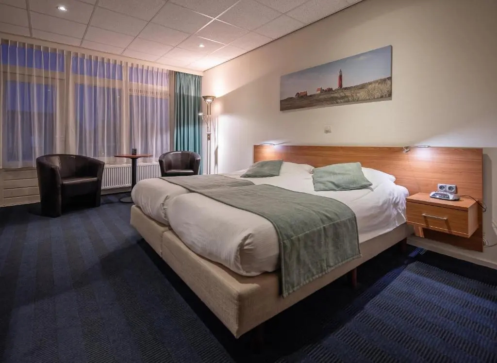Deluxe Double room with balcony (full double bed)