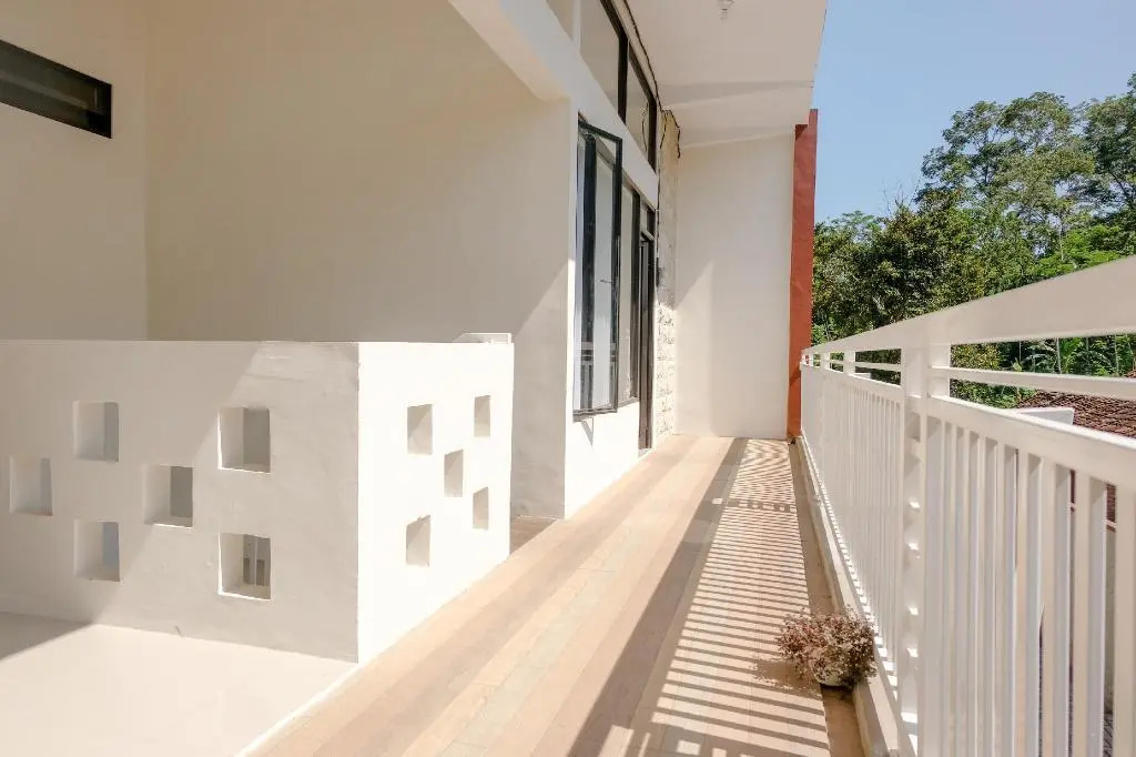 Balcony & Terrace
