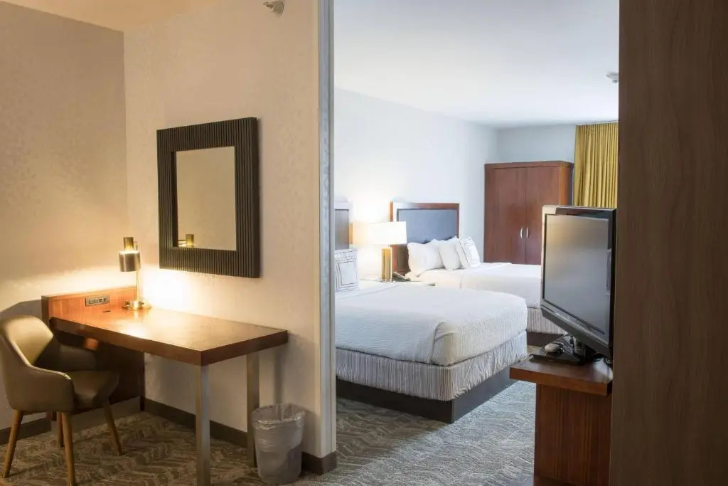 Double Suite with mountain view (full double bed)