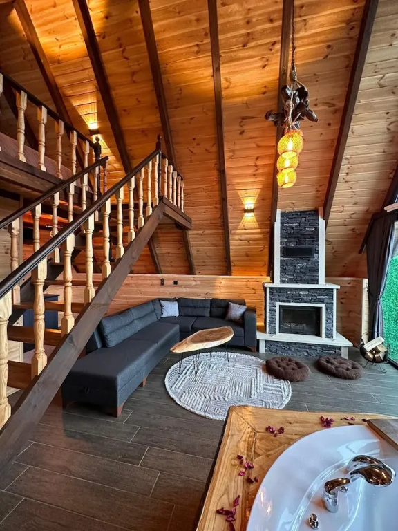 Eloi Suit Bungalov