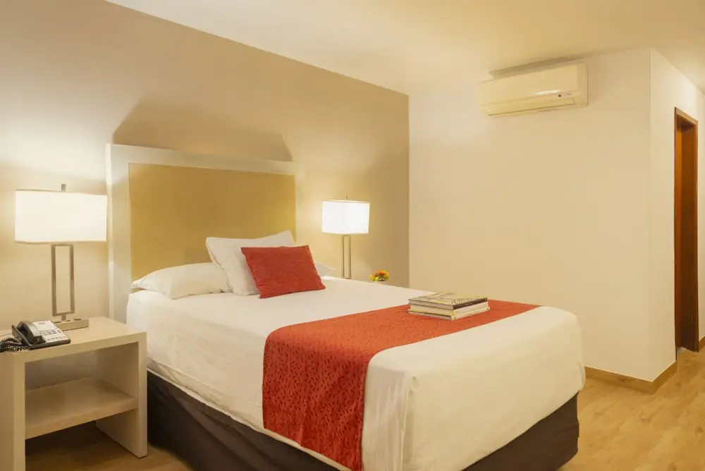 Double room (full double bed)