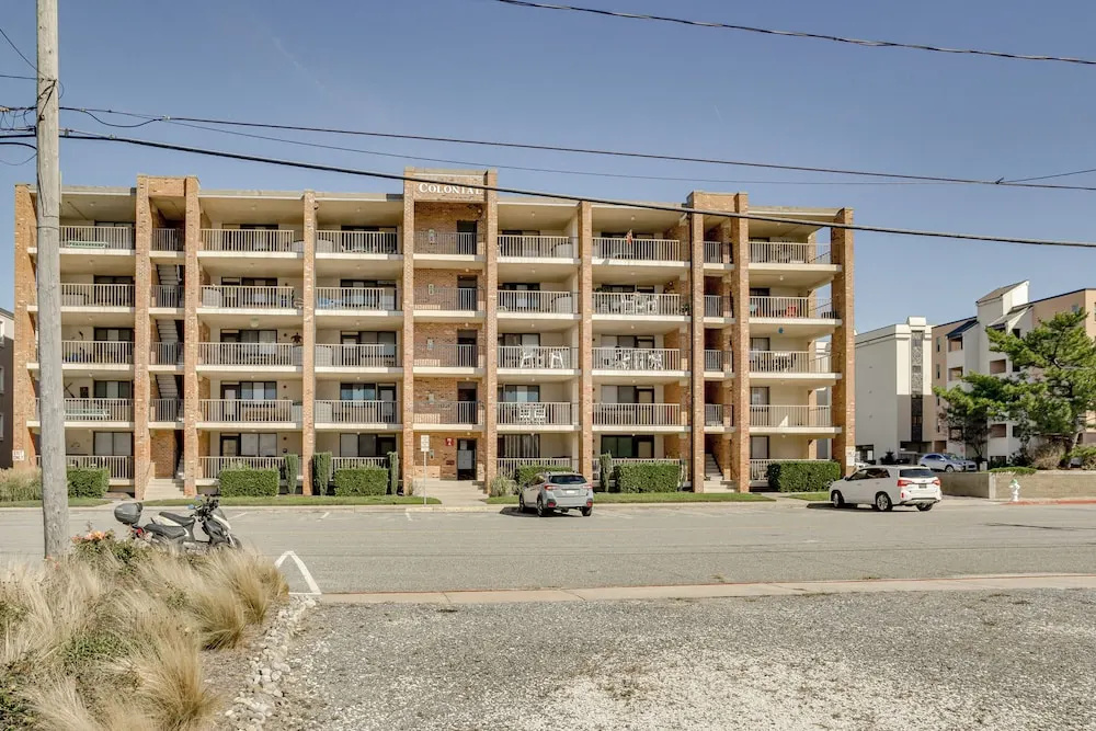 Shop, Dine, Walk to Beach! Ocean City Condo