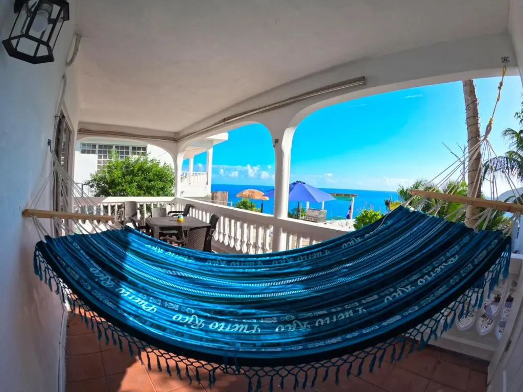 Luna del Mar Guest House , Jacuzzi, & BBQ , Free Wifi & Parking Private