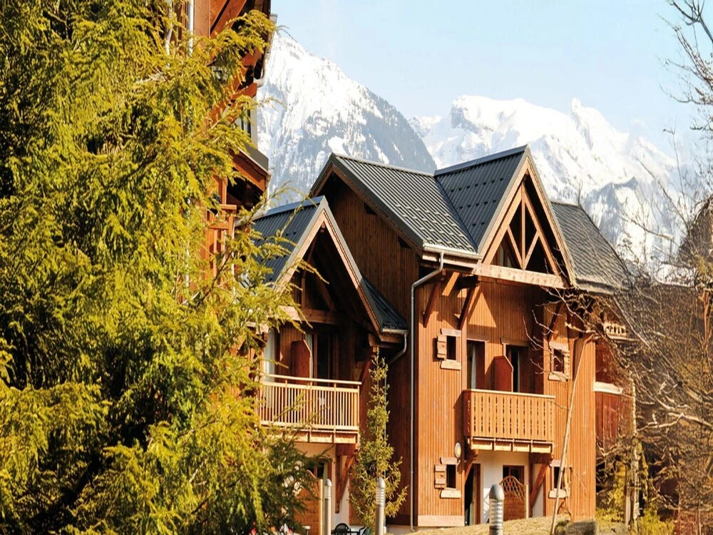 Spacious Alpine Chalet for 10