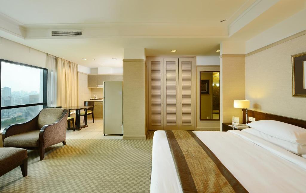 Pacific Regency Hotel Suites