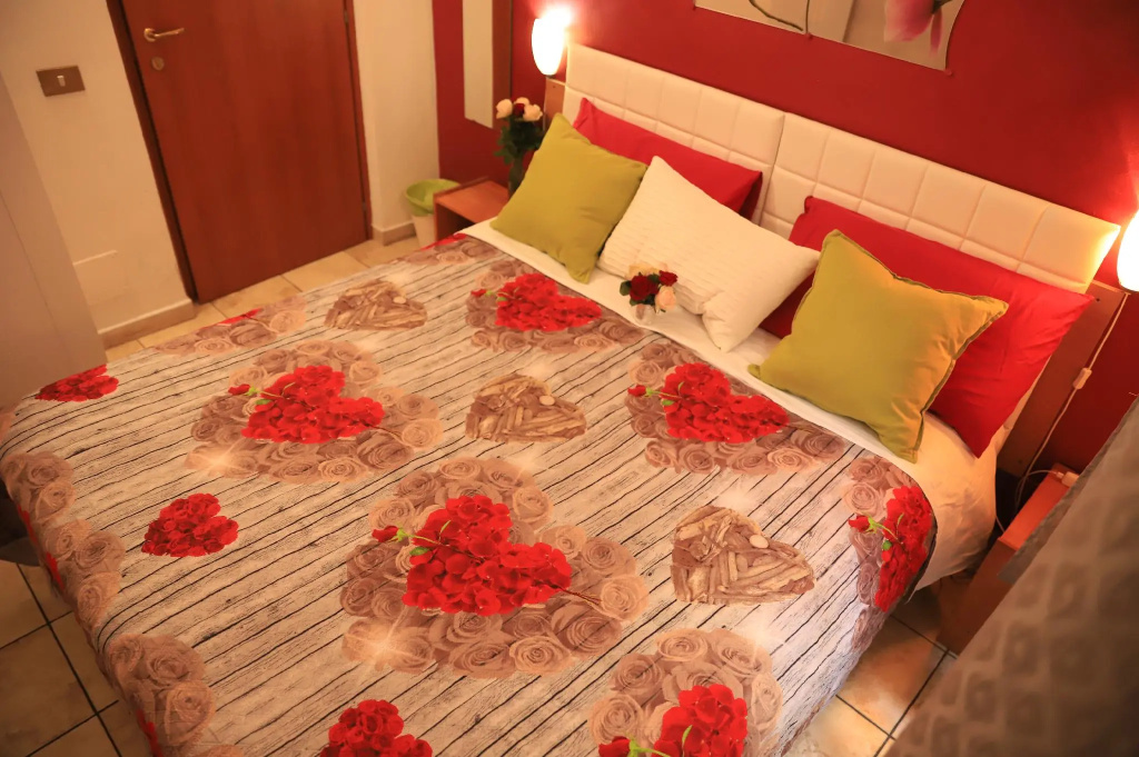 Double room (full double bed)