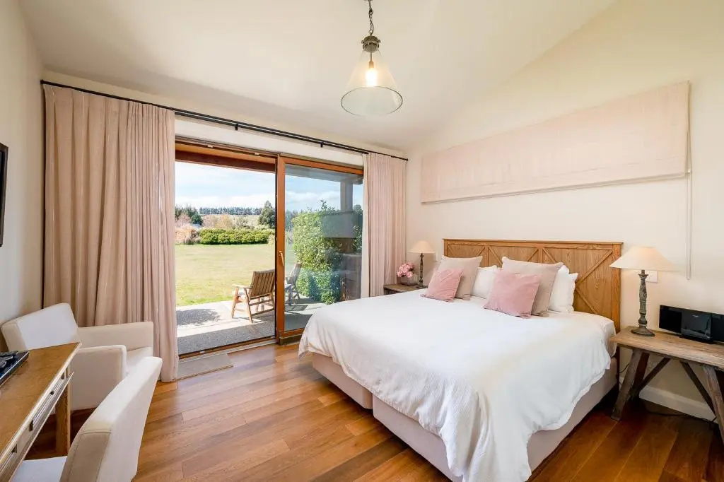 Superior Double room (full double bed)