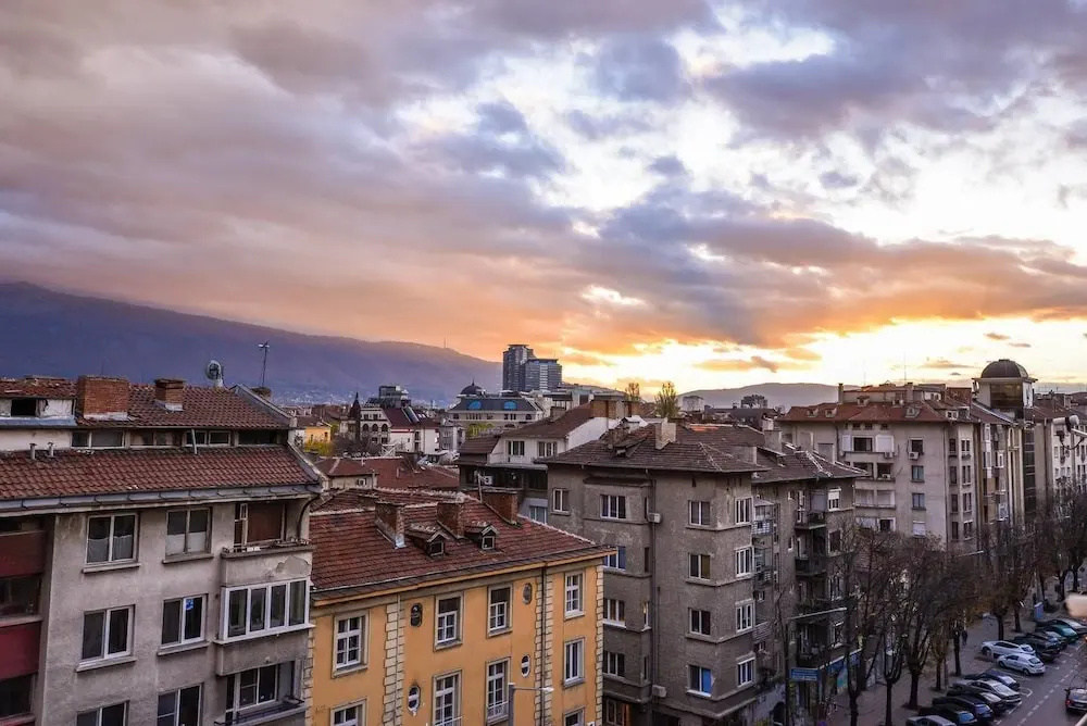 Cosy Top Floor Studio on Patriarh Evtimiy Blvd
