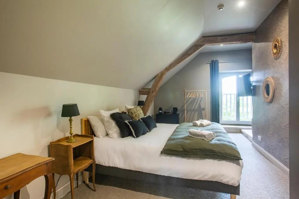 Standard Double room with garden view (full double bed)