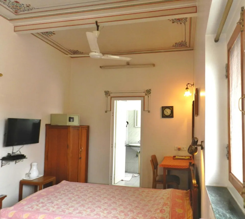 Economy Double room (full double bed)