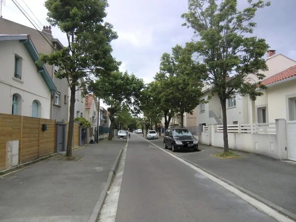 :) Grand studio lumineux à Toulouse et parking