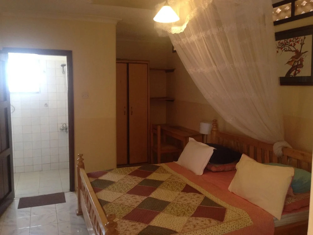 Deluxe Double Suite full double bed