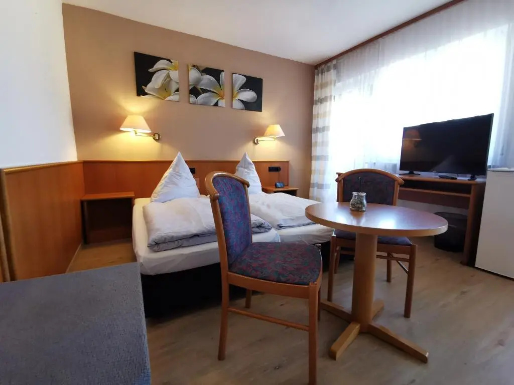 Standard Double room with balcony (full double bed)