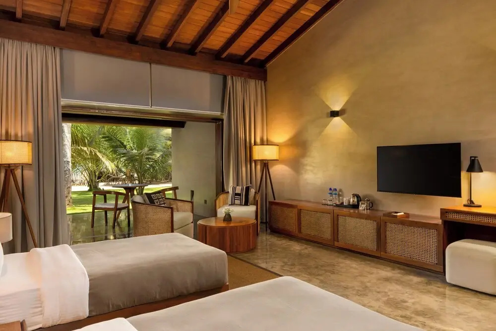 Deluxe Double Suite with balcony (twin beds)