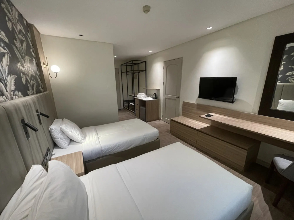 Luisita Central Park Hotel