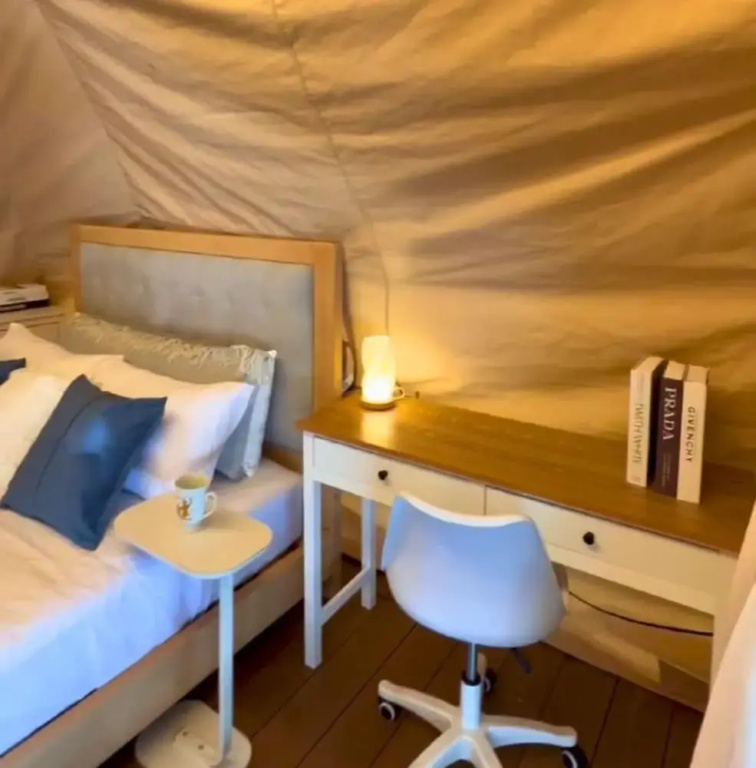 Floating Home in Reef Resort Unit 5