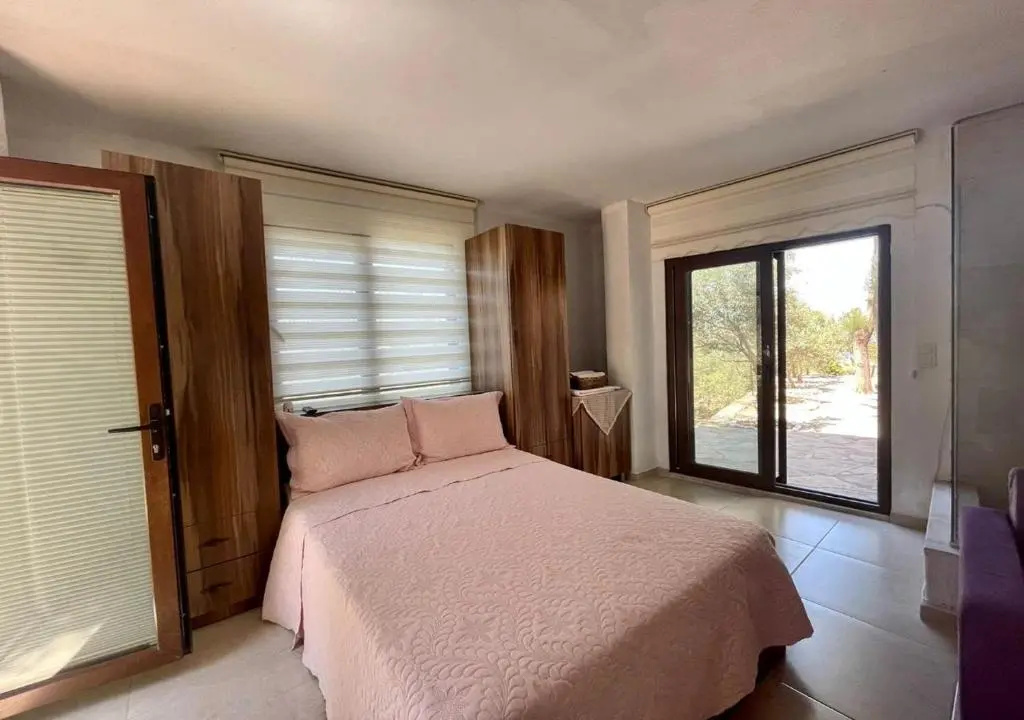 Standard Double room with partial sea view (full double bed)