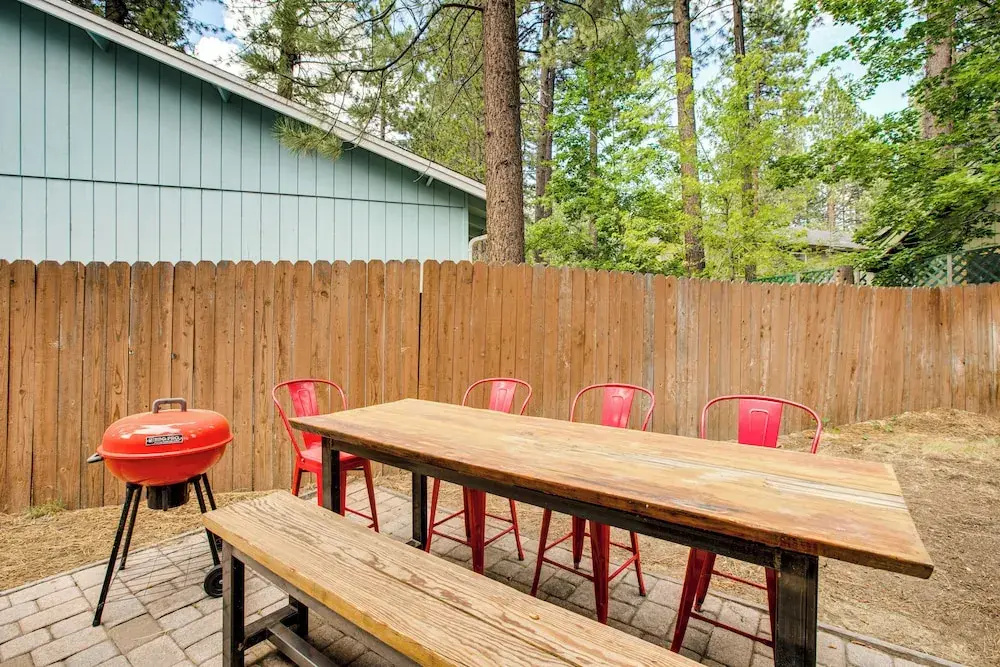 Work & Play! Lake Tahoe Cabin 5 Mi to Heavenly Mtn