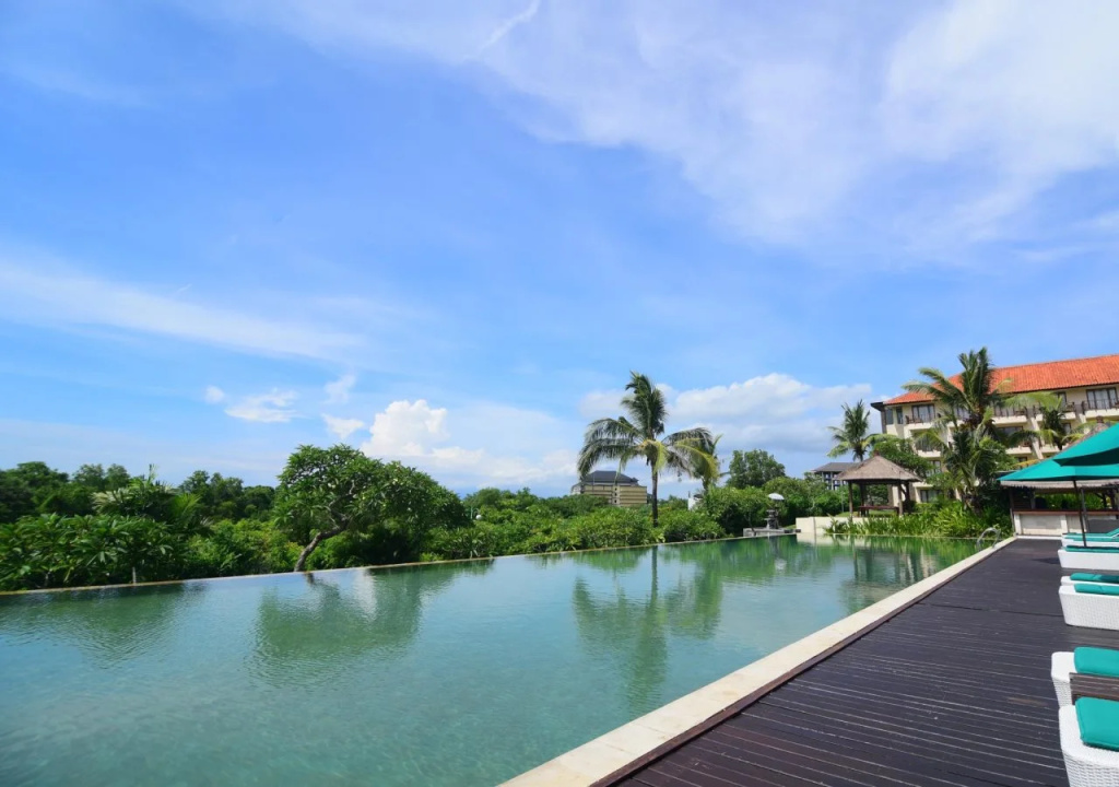 Beach & Waterfront