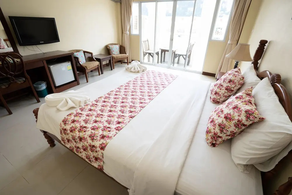 Pranang Flora House - Chambres