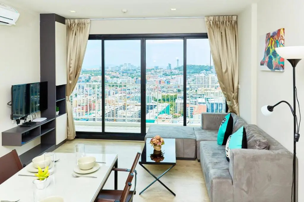 2 Bedrooms Apartment