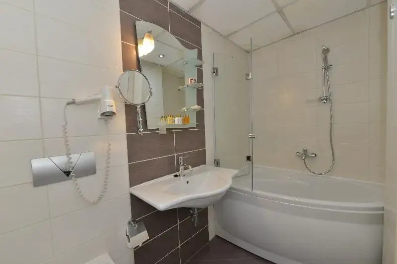 Art Plaza Hotel - Chambres