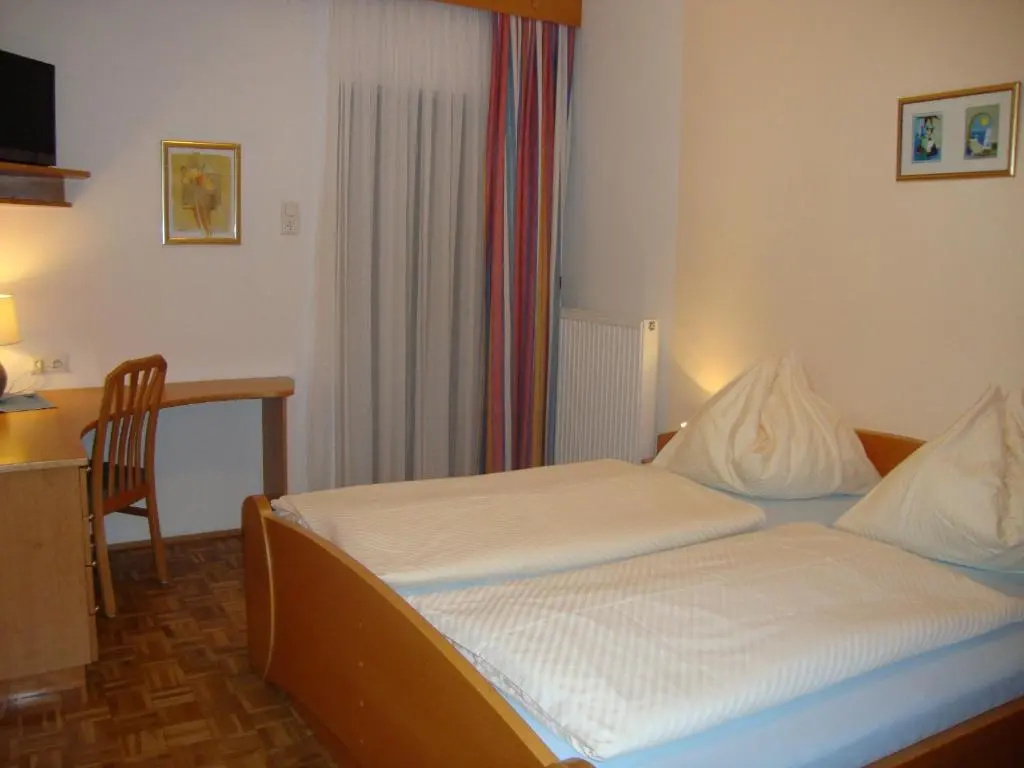 Standard Double room with balcony (full double bed)