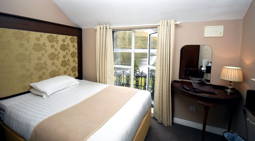 Leenane Hotel by null
