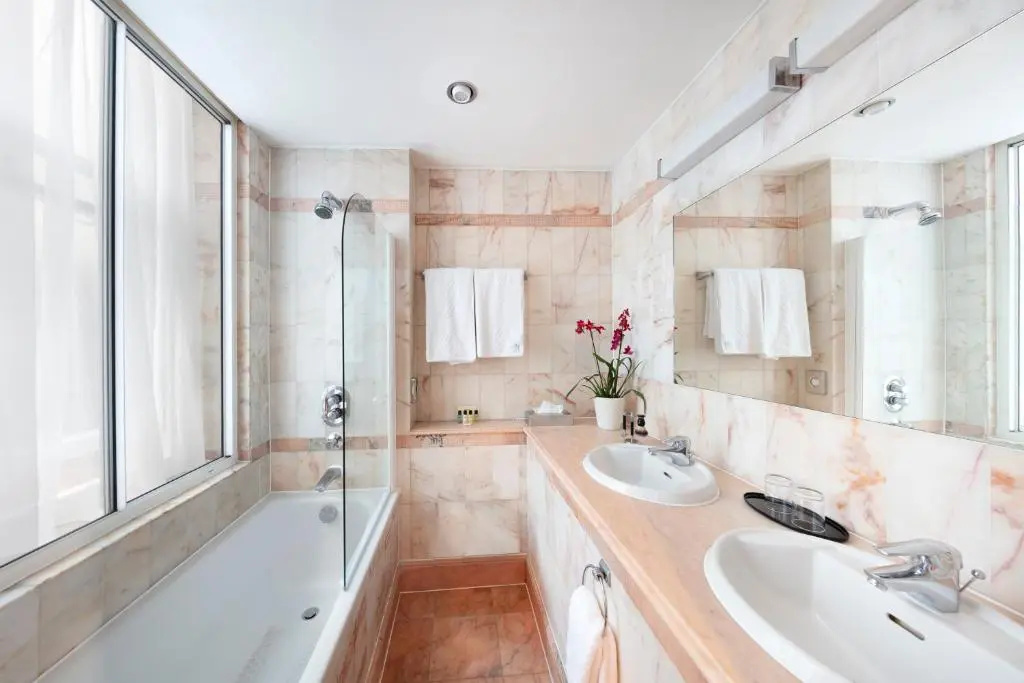 Rochester Hotel by Blue Orchid - Chambres