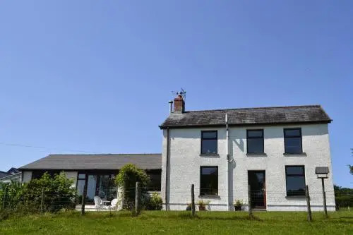 Cefnllech-Clawdd Farm B&B