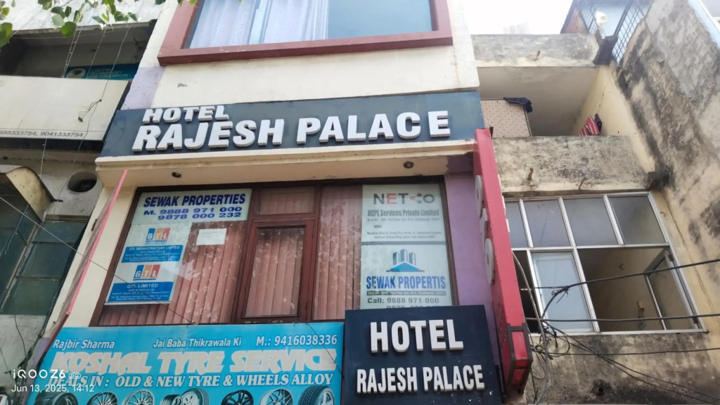 OYO 10384 Hotel Rajesh Palace