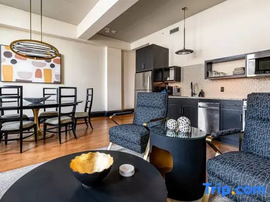 2BR Perfect Getaway in Iconic Downtown | The Mayfair