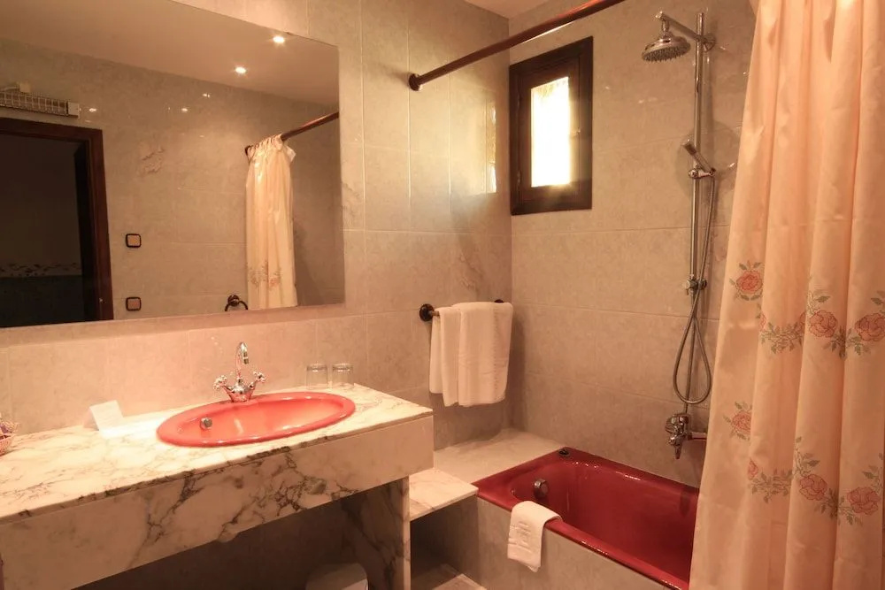Petit Hotel Restaurante Ses Rotges - Adults Only - Général