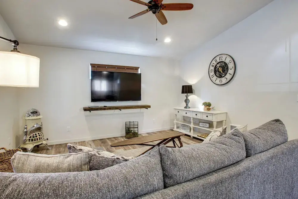 1 Mi to Dtwn Cda: Pet-friendly Home w/ Patio! — фото