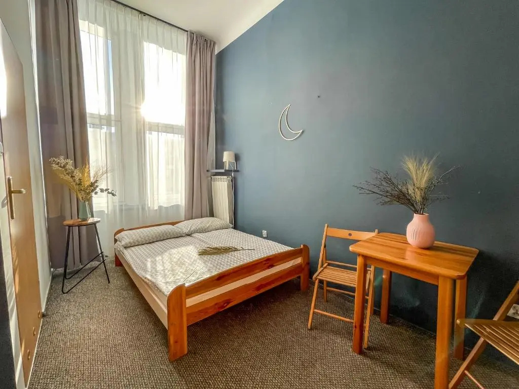 Double room (full double bed)