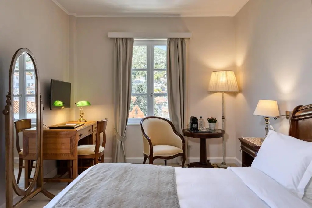 Superior Double room with balcony (full double bed)