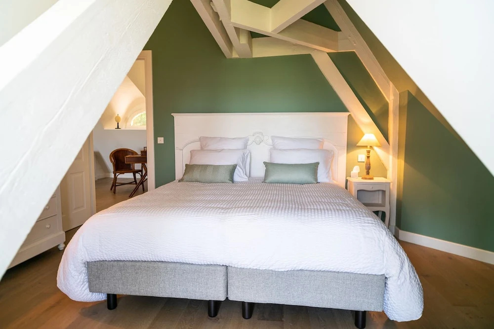Deluxe Double Apartment with balcony and with sea view (full double bed)