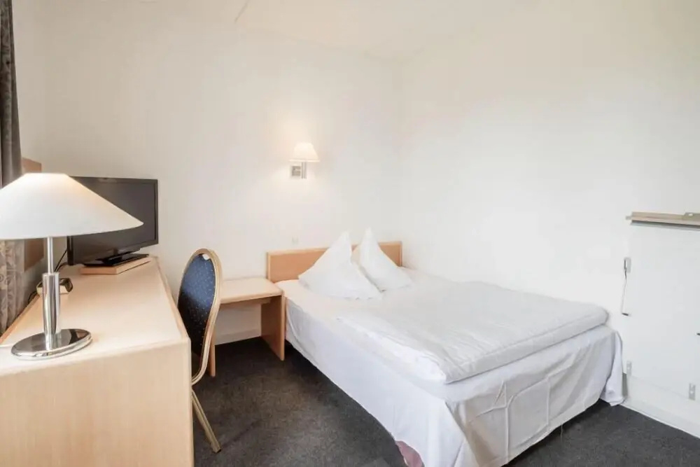 Economy room