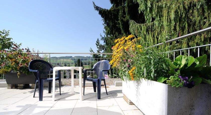 Balcony & Terrace