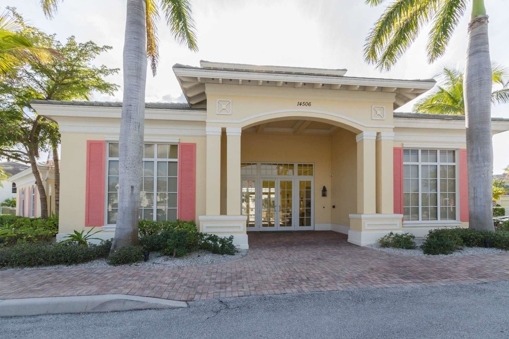 14543 Abaco Lakes Dr #104