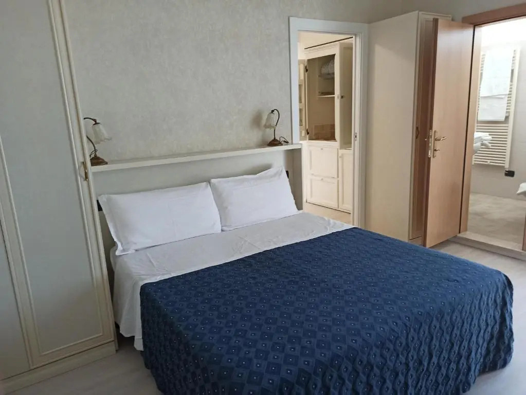 Hotel Mondial - Chambres