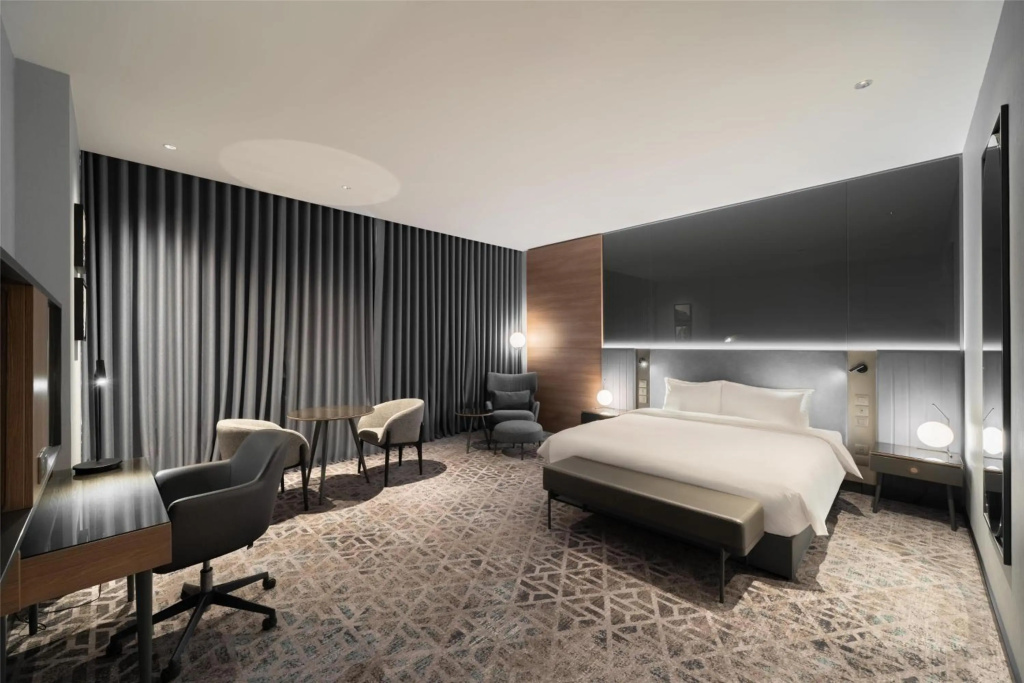 Отель Radisson Blu Hotel, Riyadh Al Sahafa в Эр-Рияде