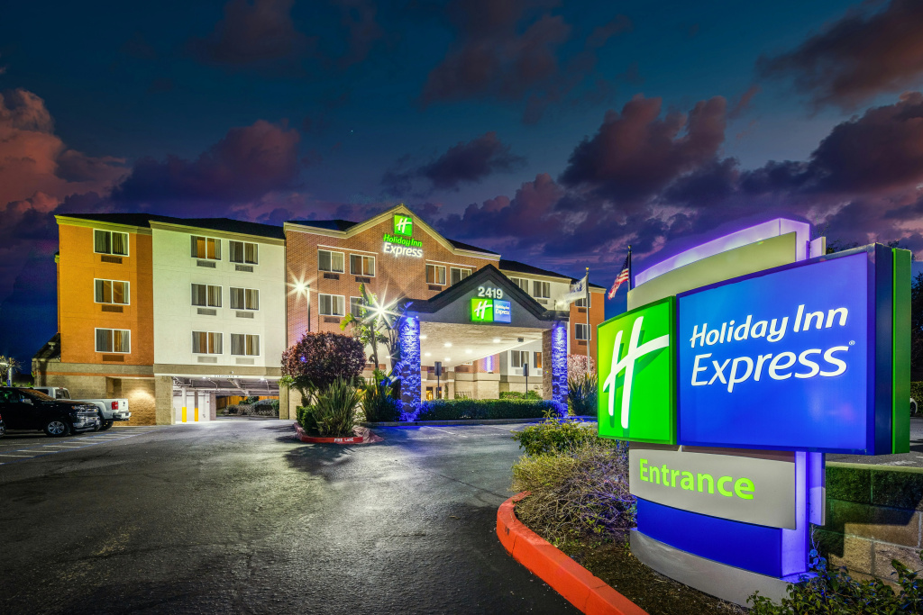 Holiday Inn Express Castro Valley - I-580 by IHG