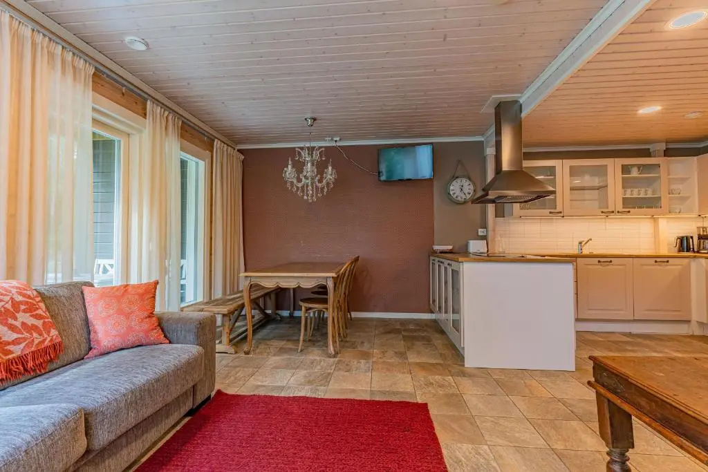 3 Bedrooms Apartment