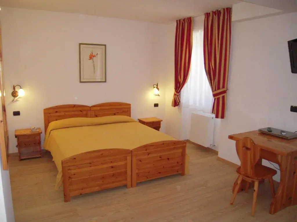 Standard Triple room with mountain view