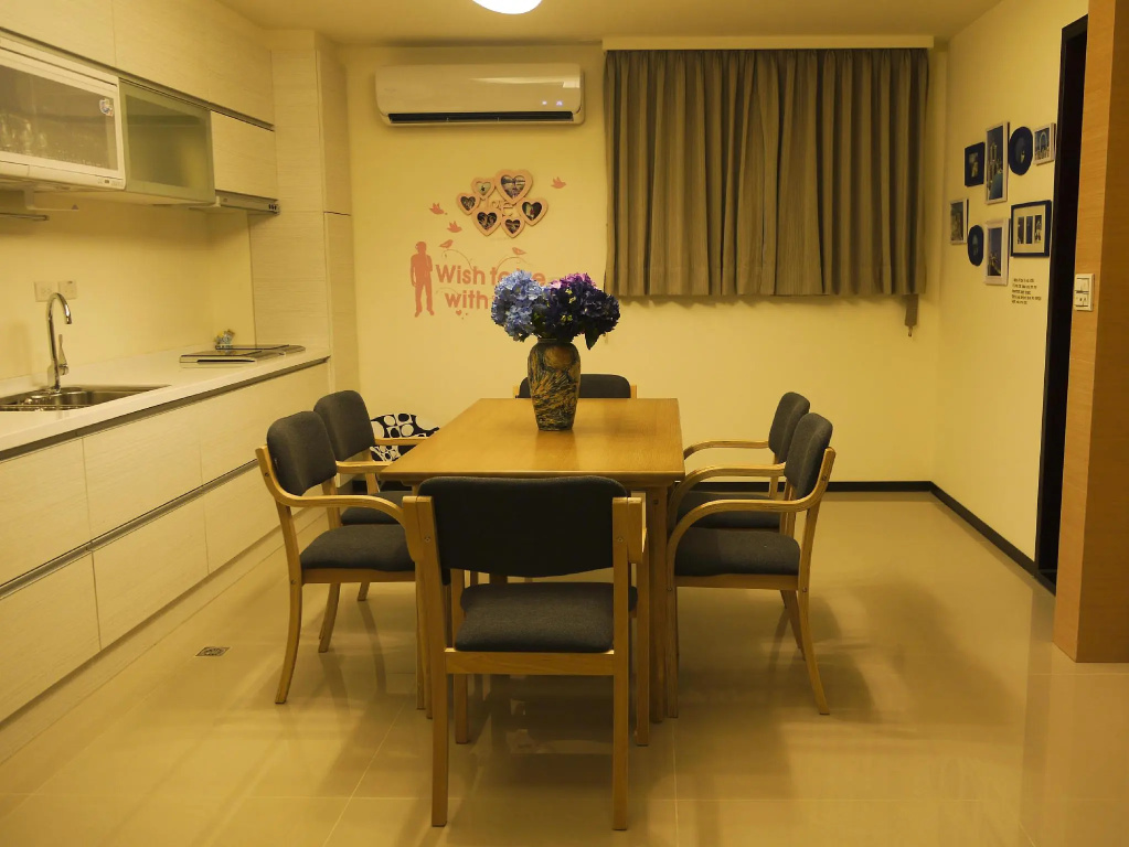 3 Bedrooms Standard Family room