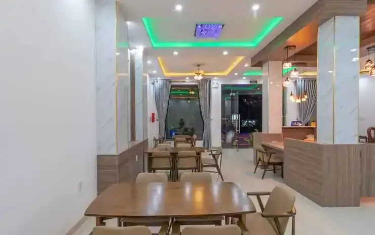 Food & Beverage