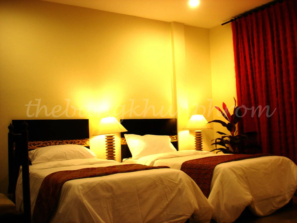 The Bang Khun Phrom Suites - Chambres