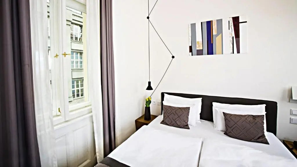 Golden Crown Hotel - Chambres