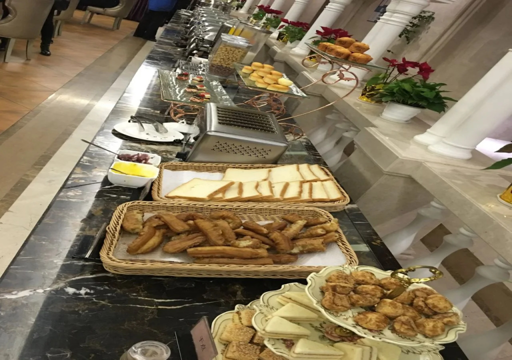 Food & Beverage